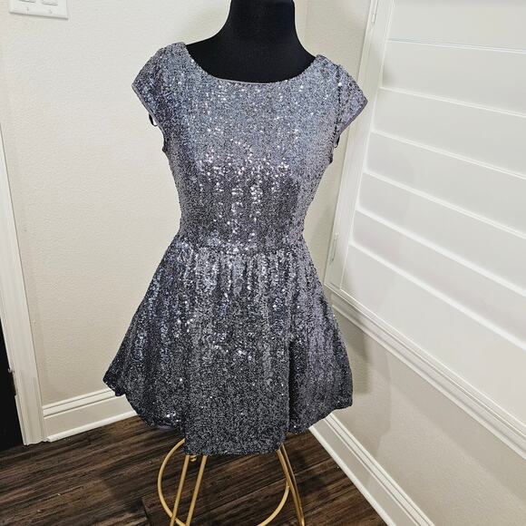 B Darlin Gray Sequence Mini Cocktail/Party Dress- Size 7/8 - Picture 1 of 3